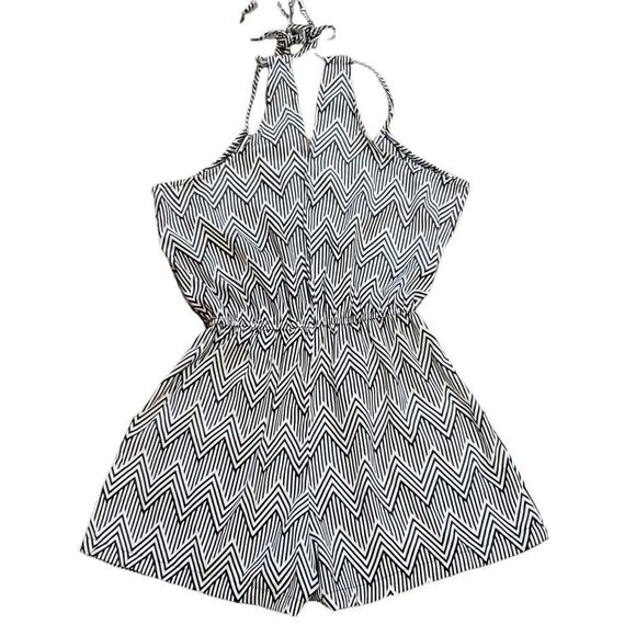 City Triangles Black & White Chevron Print Racer Back Romper Size S - Picture 2 of 14